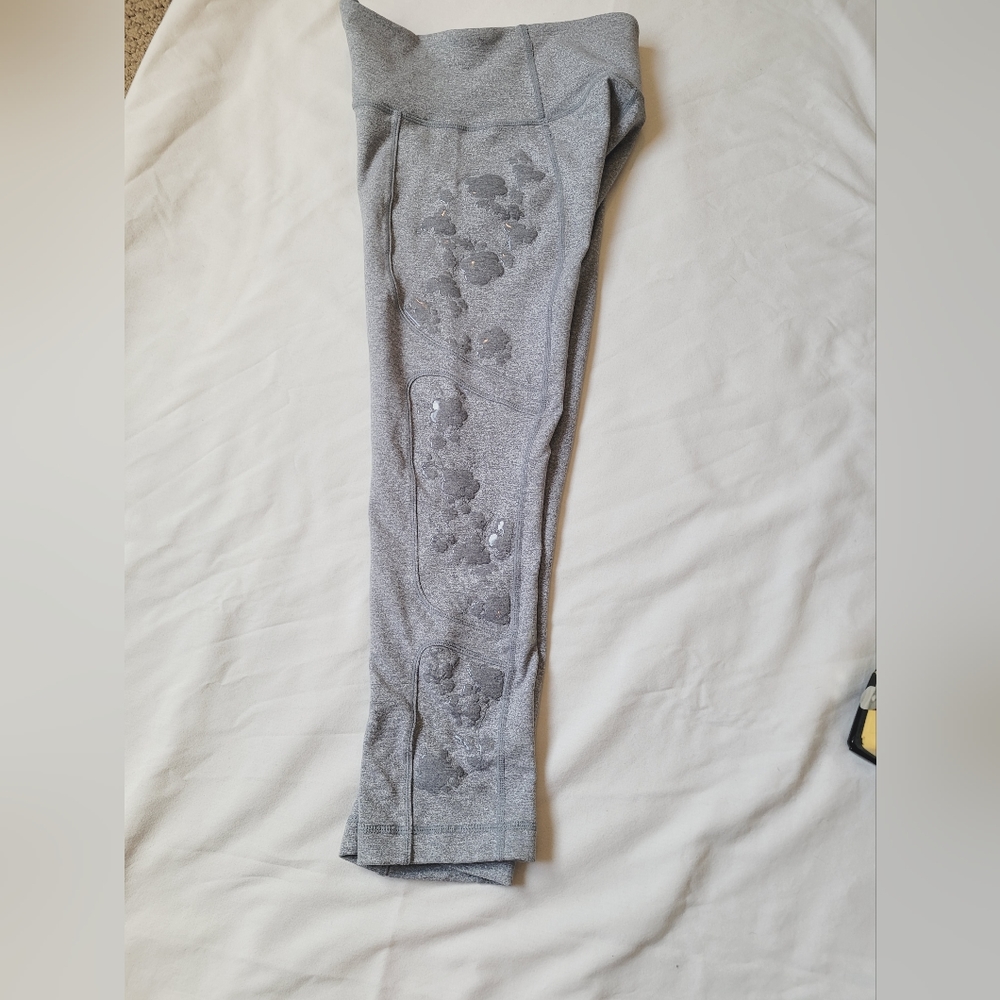 LULULEMON 4 Capri leggings